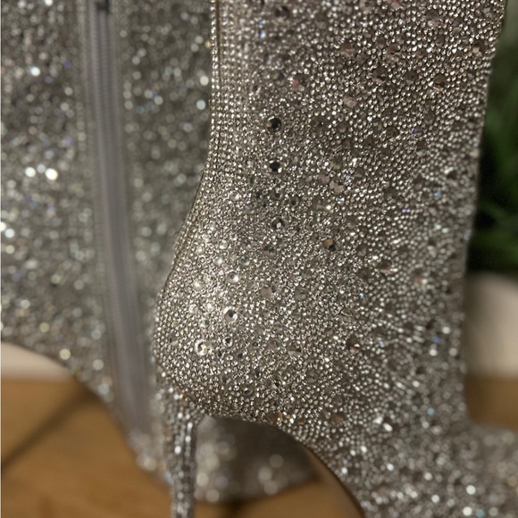 Women’s Rhinestone Shoes Size 7 NWT SOLD OUT - Picture 16 of 16